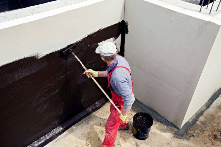 4-signs-your-commercial-building-needs-waterproofing-services